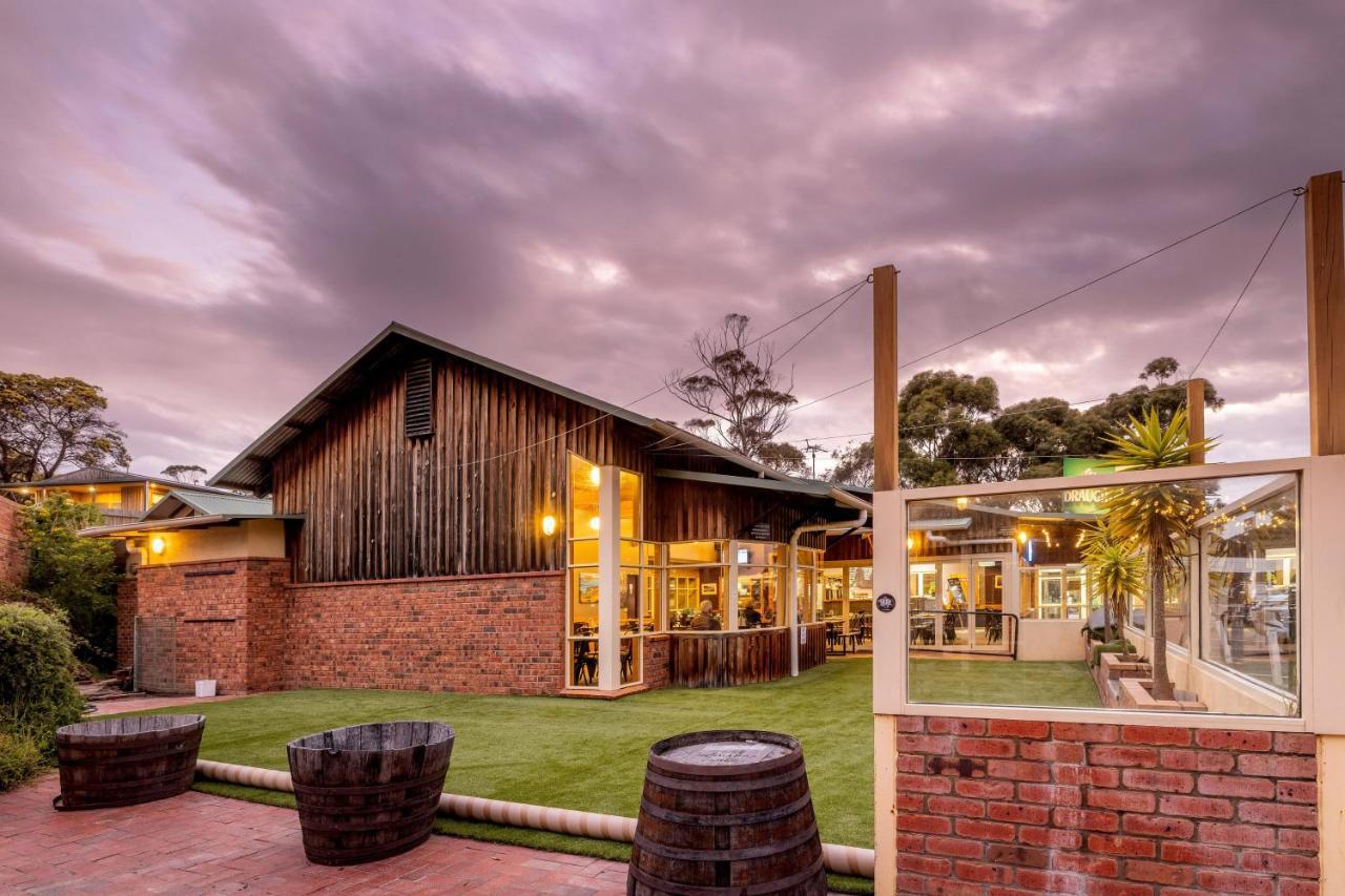Big4 Iluka On Freycinet Hotel Коулс Бей Екстериор снимка